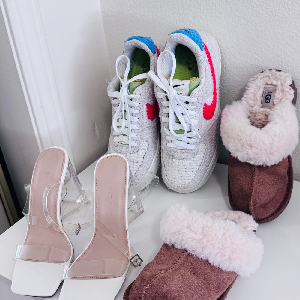 Nike Women's White Sneakers with Pink and Blue Highlights
